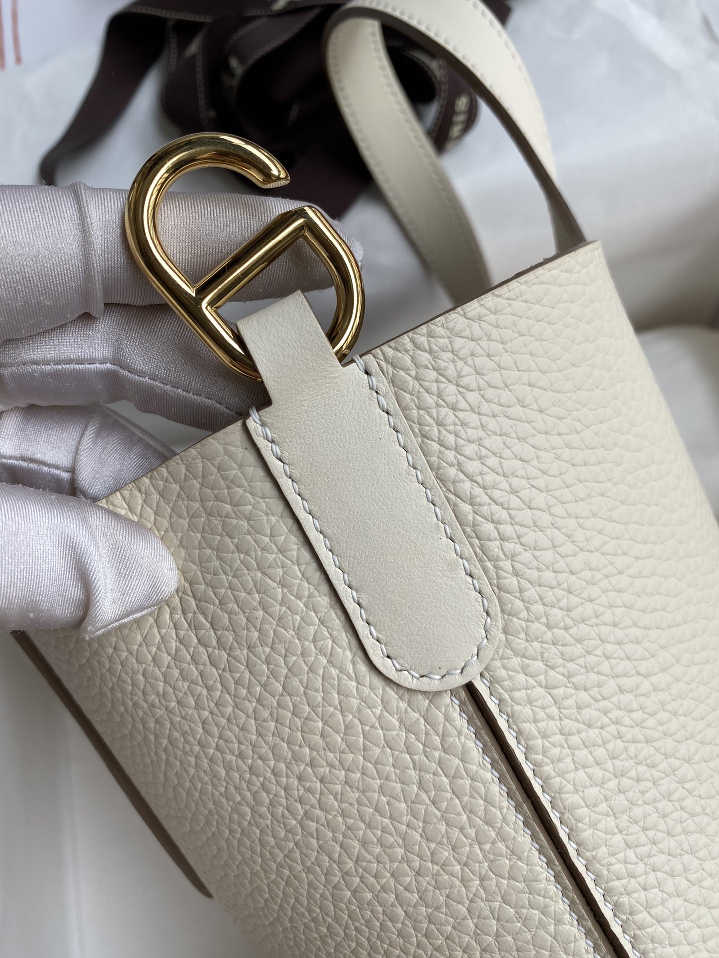 Hermes In The Loop 18 Bag In Cream White Clemence Leather